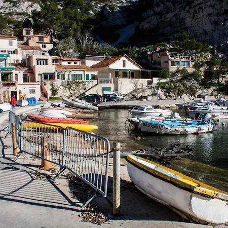 La Des Calanques Bed & Breakfast Marseille
